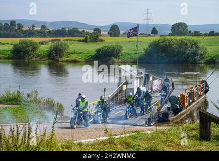 Weserfähre, Grohnde, Niedersachsen, Germania Foto Stock