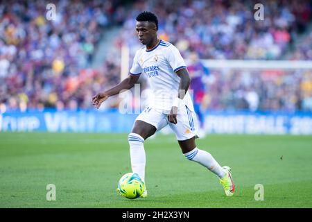 24 ottobre 2021; Nou Camp, Barcellona, Spagna: La Lig football, FC Barcelona versus Real Madrid:Vinicius Jr Foto Stock