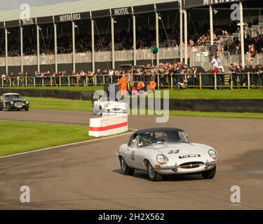 Ottobre 2021 - Racing al Goodwood Members Meeting 78 Foto Stock