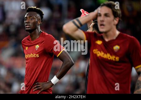 Roma, Italia. 24 ottobre 2021. Tammy Abraham of AS Roma reagisce durante la Serie Una partita di calcio tra AS Roma e SSC Napoli allo stadio Olimpico di Roma, 24 ottobre 2021. Foto Antonietta Baldassarre/Insidefoto Credit: Ininsidefoto srl/Alamy Live News Foto Stock