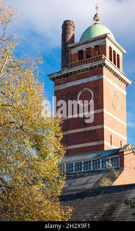 Old Whitchurch Hospital - torre dell'acqua. Grado 2 elencato ma disutilizzato Foto Stock