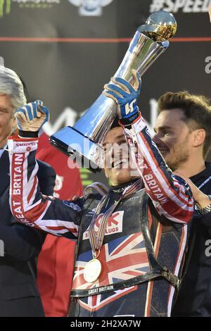 MANCHESTER, REGNO UNITO. 16 OTTOBRE durante il Monster Energy FIM Speedway of Nations al National Speedway Stadium di Manchester domenica 17 ottobre 2021. (Credit: Eddie Garvey | MI News) Foto Stock