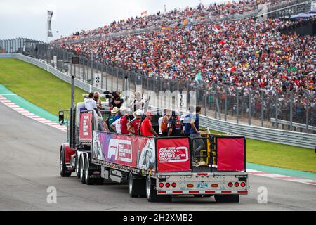 Austin, Texas, 24/10/2021, i piloti sfilano davanti ai tifosi durante il Gran Premio di Formula 1 degli Stati Uniti Aramco 2021, 17° round del Campionato del mondo di Formula uno FIA 2021 dal 21 al 24 ottobre 2021 sul circuito delle Americhe, ad Austin, Texas, Stati Uniti d'America - Foto Florent Gooden / DPPI Foto Stock