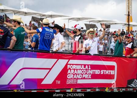 Austin, Texas, 24/10/2021, i piloti sfilano davanti ai tifosi durante il Gran Premio di Formula 1 degli Stati Uniti Aramco 2021, 17° round del Campionato del mondo di Formula uno FIA 2021 dal 21 al 24 ottobre 2021 sul circuito delle Americhe, ad Austin, Texas, Stati Uniti d'America - Foto Florent Gooden / DPPI Foto Stock