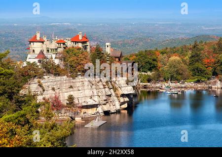 Mohonk Mountain House, accoccolato tra le montagne di Ulster County Foto Stock