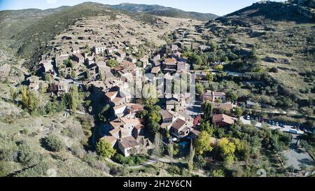 PATONES DE ARRIBA UNO DEI VILLAGGI PIÙ BELLI DELLA SPAGNA Foto Stock