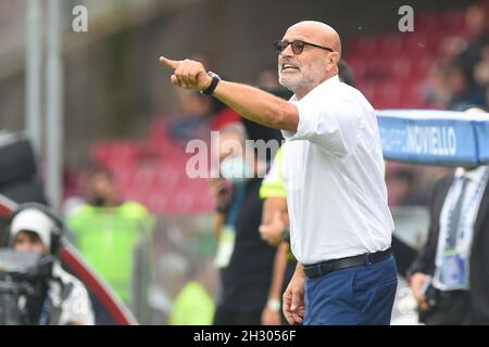 Salerno, Italia. 23 ottobre 2021. Stefano Colantuono durante la Serie A match tra US Salernitana 1919 ed Empoli FC allo Stadio Arechi di Salerno, Italia, il 23 ottobre 2021. (Foto di Agostino Gemito/Pacific Press/Sipa USA) Credit: Sipa USA/Alamy Live News Foto Stock