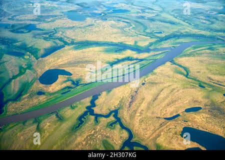 Vista aerea sui paesaggi tundra del Nord Yakutia da un aereo Foto Stock