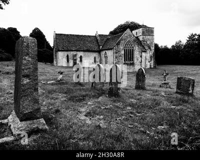 Chiesa di St Michael & St Martin nel villaggio di Eastleach Martin, Cotswolds, Gloucestershire Foto Stock