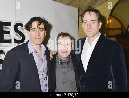 Stephen Mangan, Mark Hadwick, e Matthew MacFayden partecipano alla serata di apertura dopo la festa di Jeeves e Wooster-Perfect sciocchezze, al National Liberal Club - Londra Foto Stock