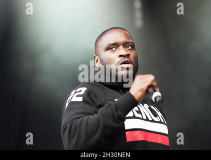 Lethal Bizzle (Maxwell Ansah) si esibisce dal vivo sul palco il giorno 2 del Bestival 2014, Robin Hill Country Park - Isola di Wight Foto Stock