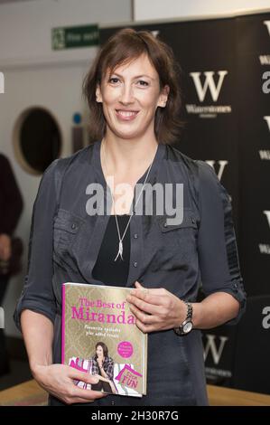 Miranda Hart partecipa a un libro che firma per il suo nuovo libro "il meglio di Miranda" a Waterstones, Picadilly, Londra. Foto Stock