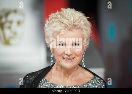 Julie Walters arriva all'EE British Academy Film Awards 2015, presso la Royal Opera House di Covent Garden - Londra Foto Stock
