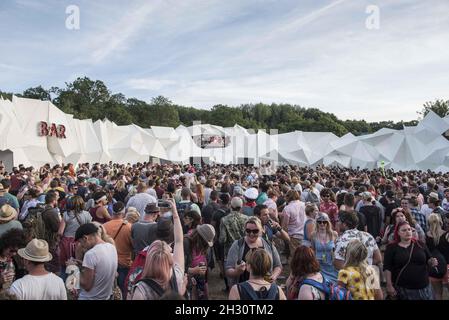 Vista generale dell'arena Shangri Heaven a Shangri la al festival di Glastonbury, Worthy Farm, Somerset. Foto Stock