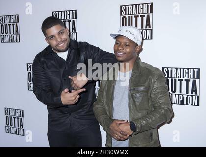 O'Shea Jackson Jr (a sinistra) e Jason Mitchell arrivano al diretto Outta Compton speciale screening presso la Picture House Central di Londra Foto Stock