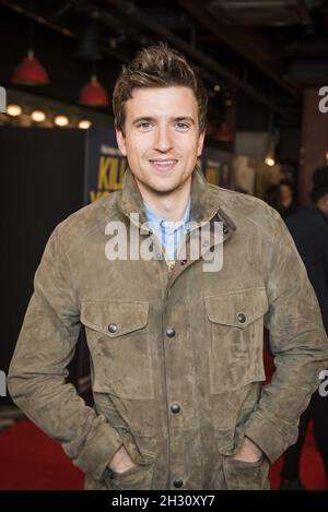 Greg James partecipa alla prima di Kill Your Friends al Picturehouse Central di Londra. Foto Stock