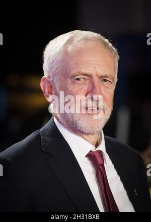 Jeremy Corbyn arriva al Daily Mirror Pride of Britain Awards 2018, presso il Grosvenor Hotel di Londra. Data foto: Lunedì 29 ottobre 2018. Il credito fotografico dovrebbe essere: David Jensen/ EMPICS Entertainment Foto Stock