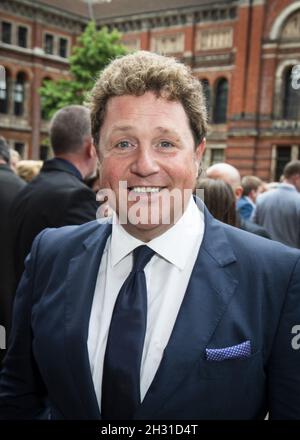 Michael Ball partecipa alla festa dei vincitori del premio Olivier al V&A Museum di Londra. Data foto: 4 luglio 2016. Il credito fotografico dovrebbe essere: David Jensen/ EMPICS Entertainment Foto Stock