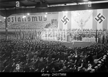 Parteiveranstaltung der NSDAP für den HJ Reichssieger 1936, Deutschland 1930er Jahre. Partito nazista evento per la gioventù hitleriana Reichssieger concorrenza 1936, Germania 1930s. Foto Stock