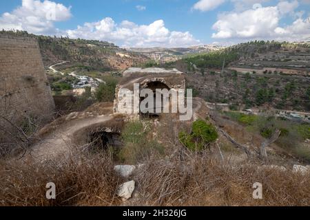 Israele, Gerusalemme, Lifta, deserta villaggio arabo nella periferia di Gerusalemme. La sua popolazione è stata condotta fuori (la Nakba) durante gli sforzi per alleviare la S Foto Stock