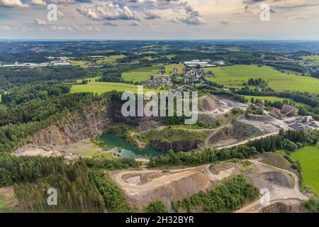 Vista aerea, cava di Basalt AG a Scheda, Drolshagen, Sauerland, Renania settentrionale-Vestfalia, Germania, DE, Europa, fotografia aerea, fotografia aerea, q Foto Stock