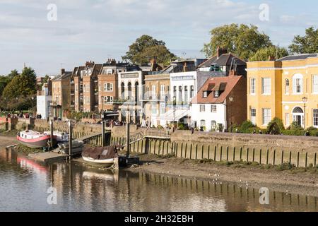 I pub Blue Anchor e Rutland Arms lungo il fiume sul Lower Mall di Hammersmith West London, Inghilterra, Regno Unito. Foto Stock