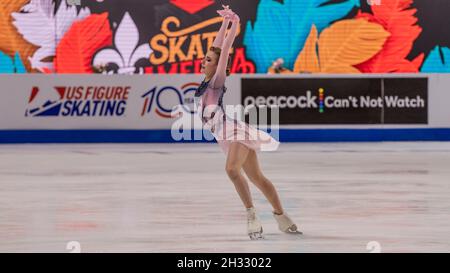 Las Vegas, Stati Uniti. 24 ottobre 2021. Daria Usacheva di Russia pattina il suo lungo programma pulito e prende la medaglia d'argento in al tasso garantito ISU 2021 Skate America in Orleans Arena, Las Vegas, Nevada il 24 ottobre 2021 (Foto di Jeff Wong/Sipa USA). Credit: Sipa USA/Alamy Live News Foto Stock