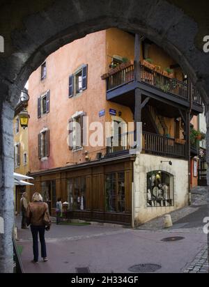 Francia, Auvergne-Rhône-Alpes, Haute-Savoie, Annecy, scena stradale, Foto Stock