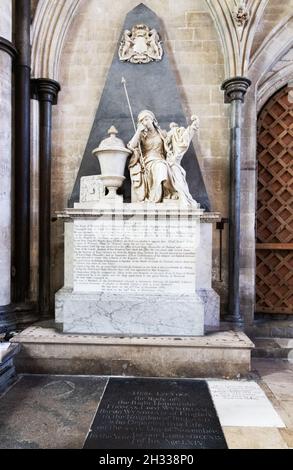 Thomas Wyndham, 1st Baron Wyndham, 18th Century Lord Chancellor of Ireland - tomba e monumento a Salisbury Cathedral Interior, Salisbury Wiltshire Regno Unito Foto Stock