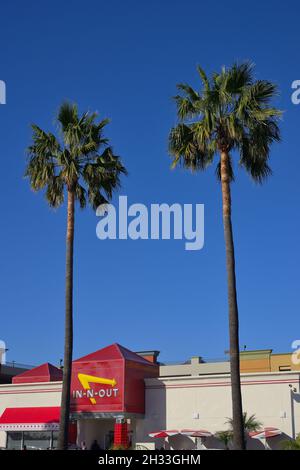 Famoso in tutto il mondo, l'in-N-Out Burger accanto all'aeroporto internazionale di Los Angeles (LAX), Westchester CA Foto Stock