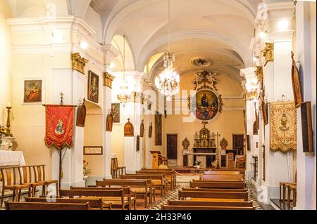 Notre Dame des Neiges, la chiesa del villaggio di Saint-Agnès, il più alto borgo medievale d'Europa situato sulla riviera francese Foto Stock