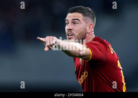 Jordan Veretout of Roma gestures durante il campionato italiano Serie A football match tra ROMA E SSC Napoli il 24 ottobre 2021 allo Stadio Olimpico di Roma - Foto Federico Proietti / DPPI Foto Stock