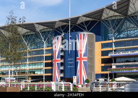 Grandstand, Ascot Racecourse, Ascot High Street, Ascot, Berkshire, Inghilterra, Regno Unito Foto Stock