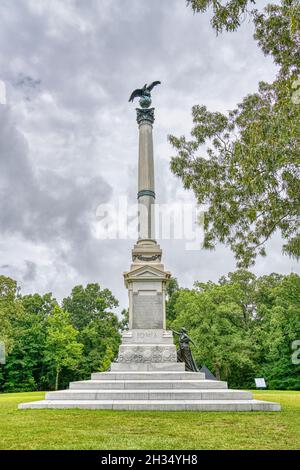 Il monumento statale dell'Iowa sul campo di battaglia del parco militare nazionale di Shiloh in Tennessee. Foto Stock