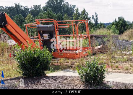 Grotetown, GA USA - 10 14 21: Benna arancione per lavori edili Foto Stock