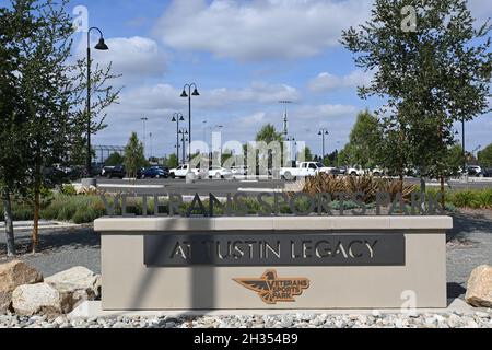 TUSTIN, CALIFORNIA - 24 ottobre 2021: Cartello all'ingresso del Veterans Sports Park a Tustin Legacy. Foto Stock
