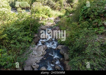 Vista panoramica del torrente Kinihapai, West Maui Mountains, Hawaii Foto Stock