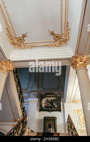 Bucarest, Romania, 3 ottobre 2009: l'interno del candidato Gigi Becali's mansion nel centro di Bucarest. Foto Stock