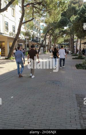 Viale Ceccarini, Negozi, Riccione, Emilia Romagna, Italia, Europa Foto Stock