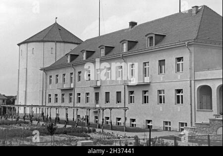 Gebäude des Kaiser Wilhelm Instituts für Physik a Berlino Dahlem, Deutschland 1930er Jahre. Edificio del Kaiser Wilhelm Istituto per la fisica a Berlino Dahlem, Germania 1930s. Foto Stock