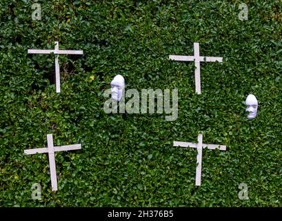 Halloween Scarecrows a Leap Village, West Cork, Irlanda Foto Stock