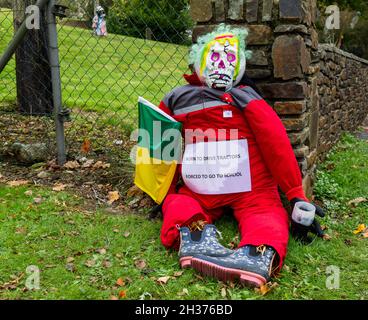 Halloween Scarecrows a Leap Village, West Cork, Irlanda Foto Stock