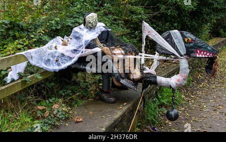 Halloween Scarecrows a Leap Village, West Cork, Irlanda Foto Stock