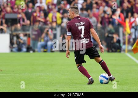 Franck Ribery della US Salernitana 1919 in azione durante la Serie A match tra US Salernitana 1919 ed Empoli FC allo Stadio Arechi di Salerno Foto Stock