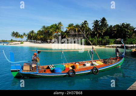 MALDIVE, ATOLLO SUD ARI, ISOLA DI RANGALI, CONRAD HOTEL RESORT & SPA Foto Stock