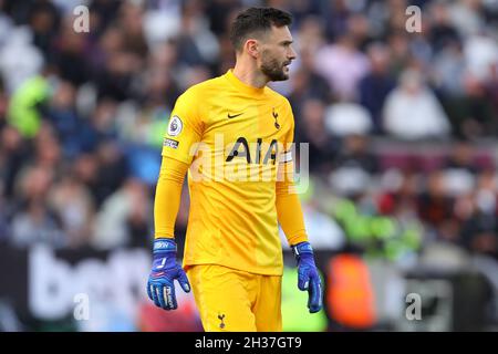 Hugo Lloris di Tottenham Hotspur - West Ham United v Tottenham Hotspur, Premier League, London Stadium, London, UK - 24 ottobre 2021 solo per uso editoriale - si applicano le restrizioni DataCo Foto Stock