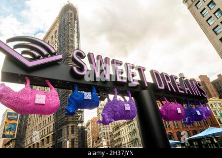 Attivazione del marchio per il libro parlante di Audible, The Sandman: Part II in Flatiron Plaza a New York venerdì 8 ottobre 2021. (© Richard B. Levine) Foto Stock