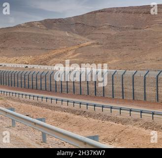 Israele confine con l'Egitto nel deserto del Negev Foto Stock