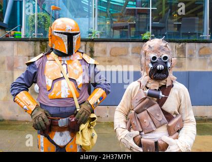 Contributori all'out of this World Festival di Sheffield, con personaggi di Halloween, SciFi e fumetti. Foto Stock