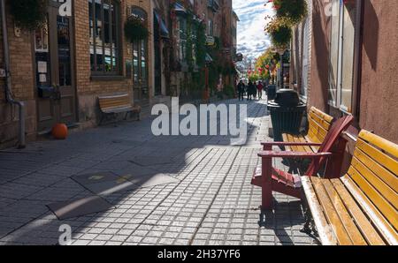 Quebec, Canada - Ottobre 20 2021 : Quartier du Petit Champlain nella stagione autunnale. Una piccola zona commerciale a Quebec City. Foto Stock